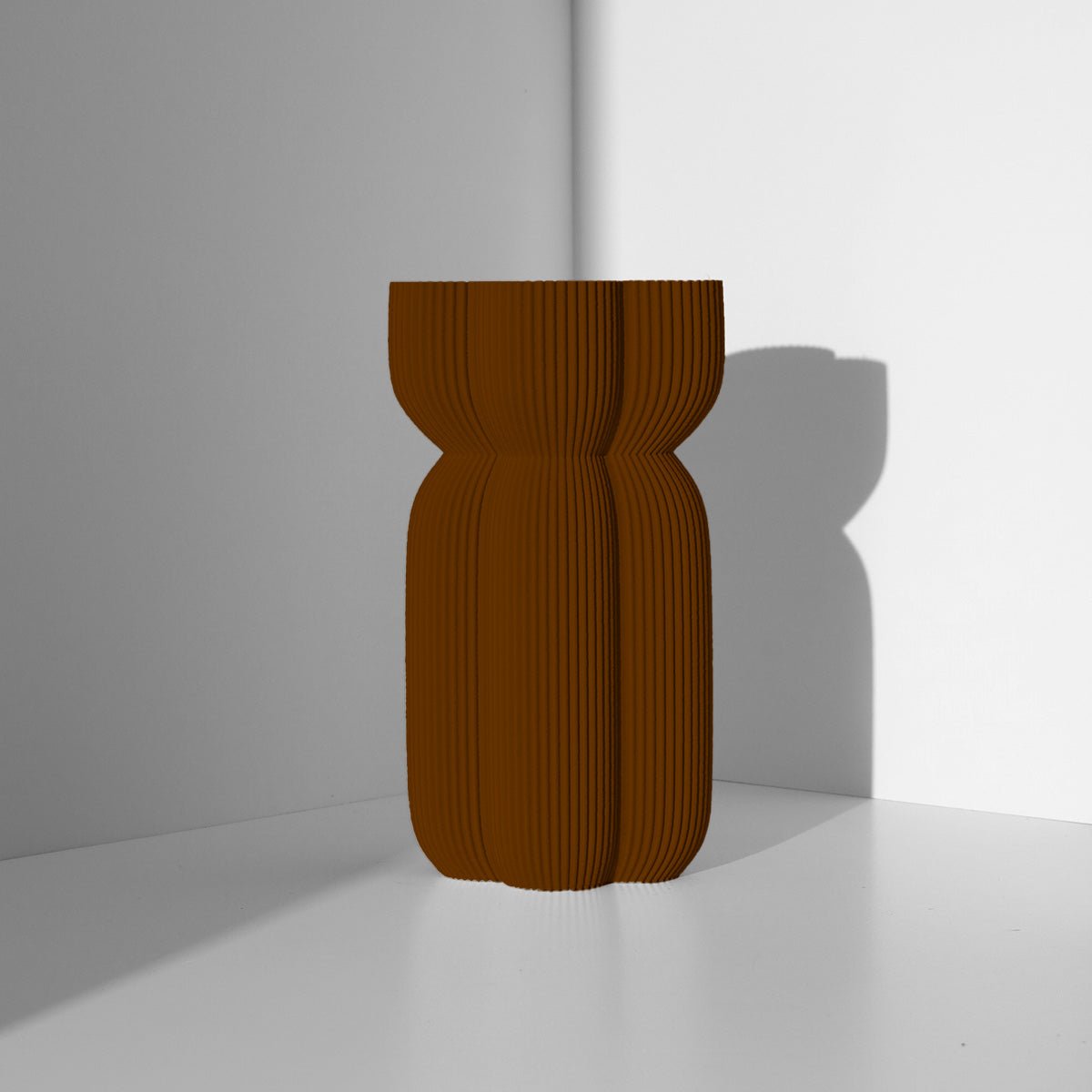 Caribe Vase - Vessela -Small Brown