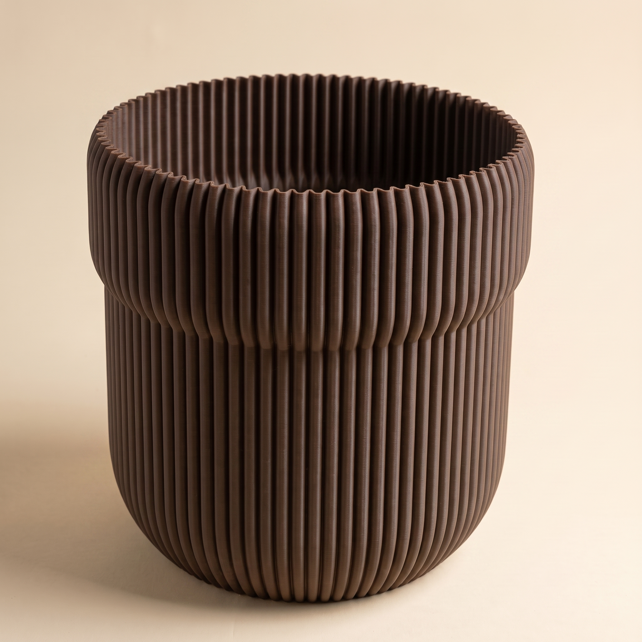 Truco Planter Brown