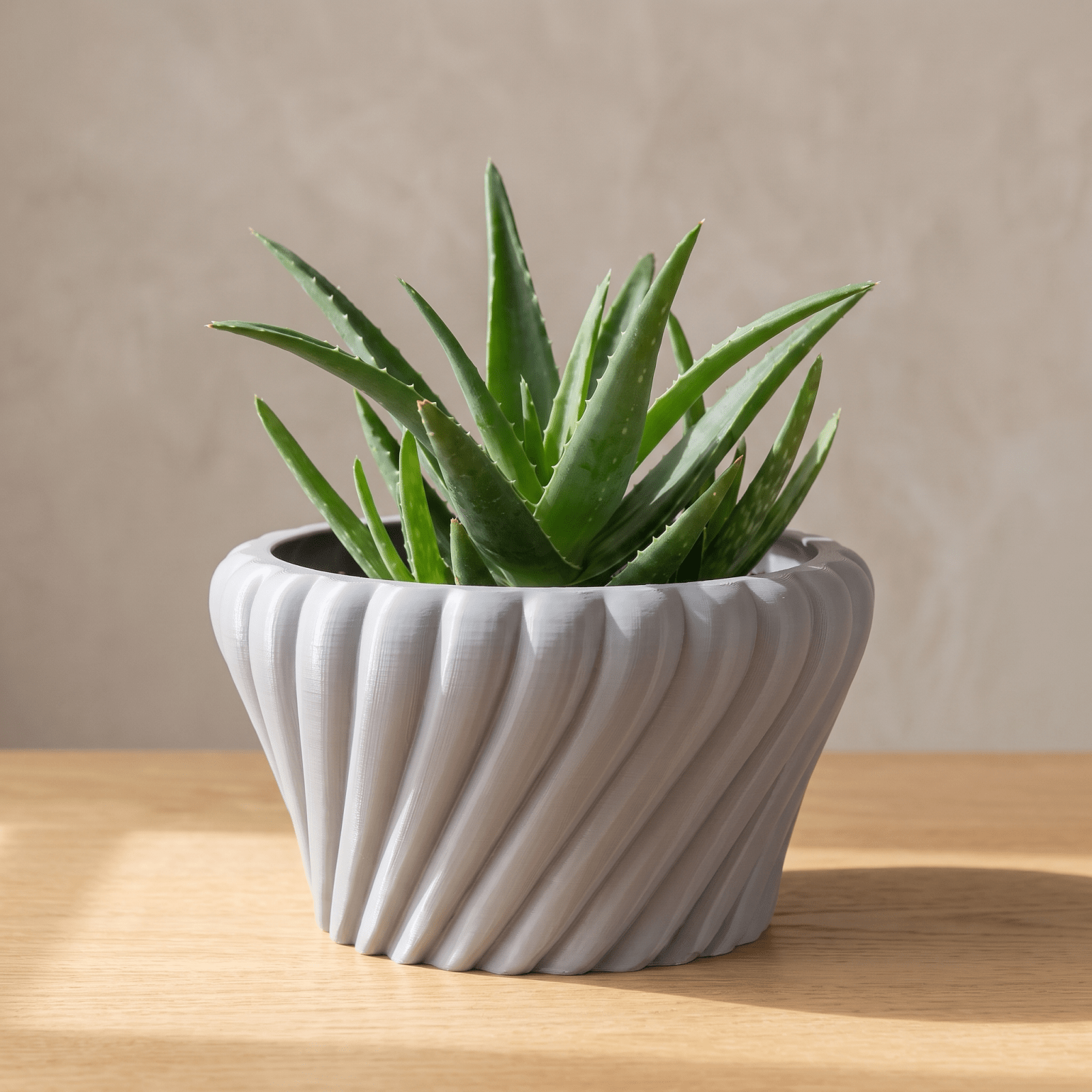 Solis Planter - Vessela
